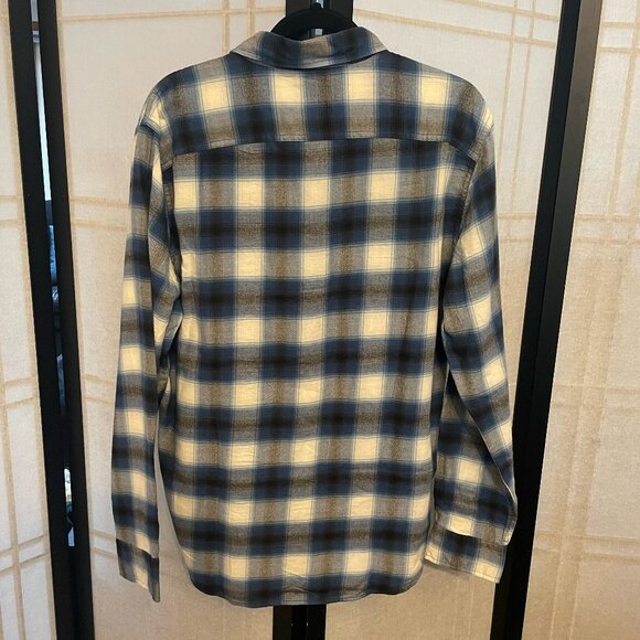American Eagle Men's Plaid Classic Fit Shirt - Picture 5 of 5